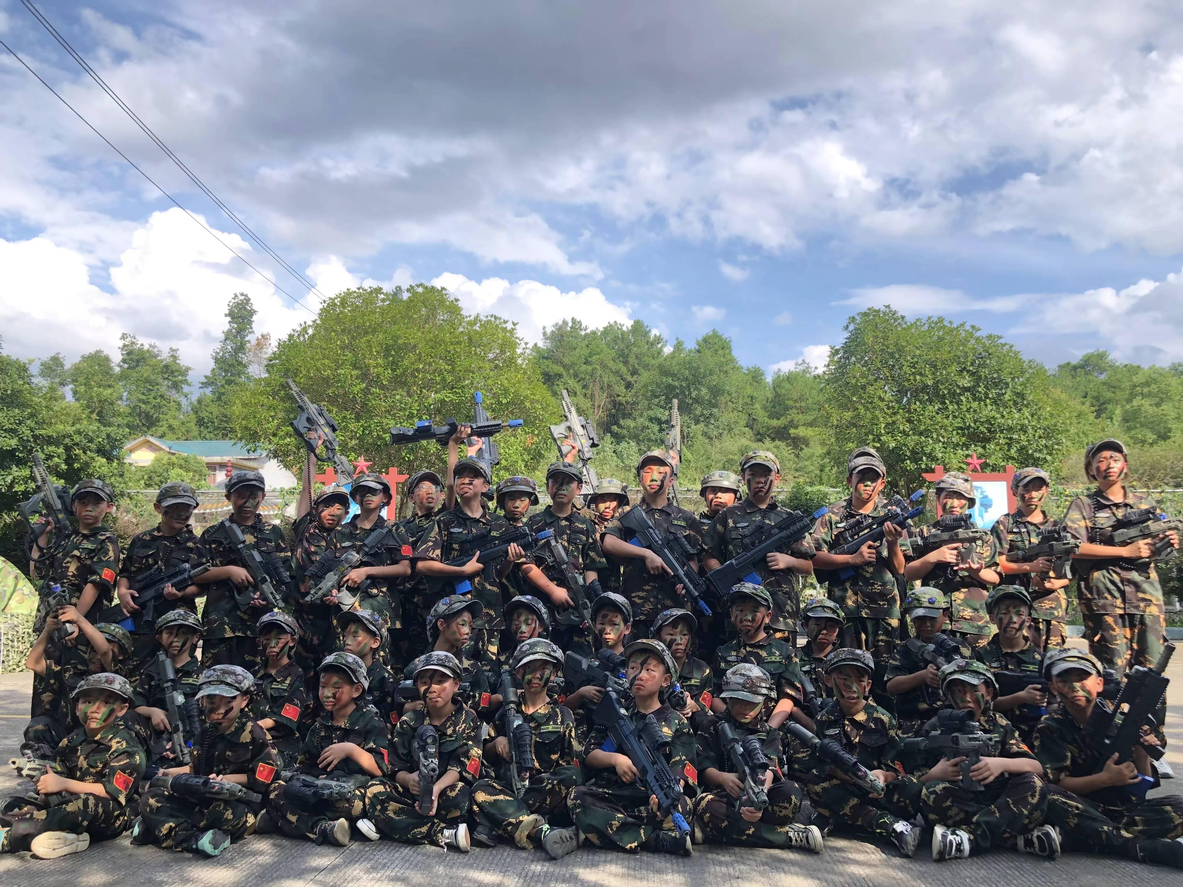 桂林红色传承国防教育实践基地.少年国防兵军事夏令营吹响集结号