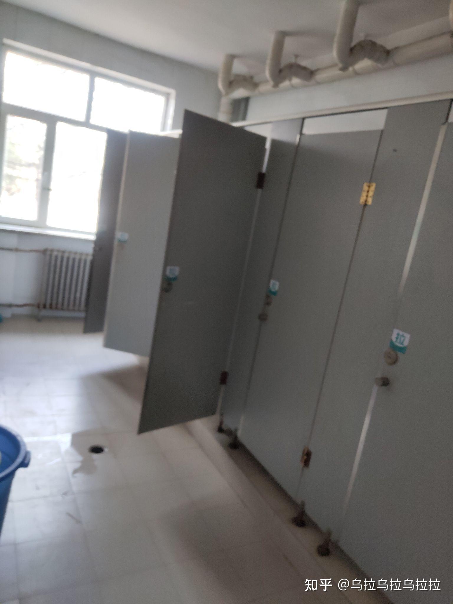 青海民族大学的宿舍楼厕所有多dirty