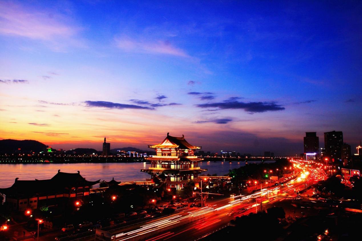 长沙数风流人物还看今朝