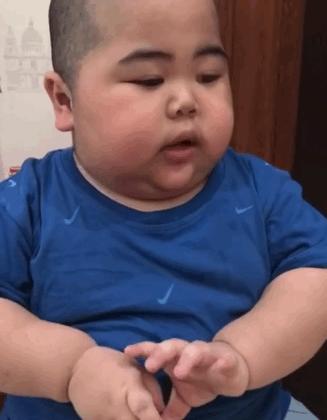 可爱的小胖子tatan表情包有种拿钱侮辱我