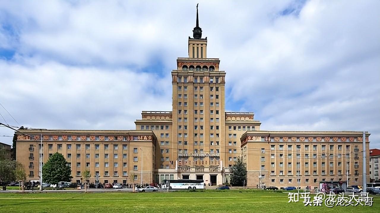 布拉格国际饭店华沙科学文化宫到了70年代以后,苏联国力也到达顶峰