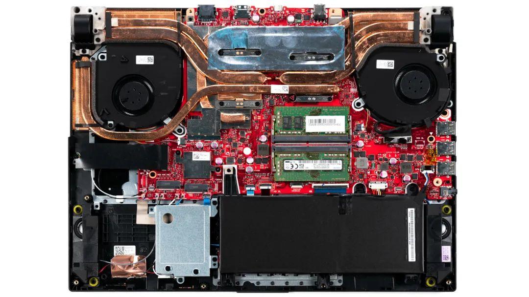 魔霸新锐的拆机实拍图,5热管双风扇的组合,和魔霸4plus,枪神4等机型一