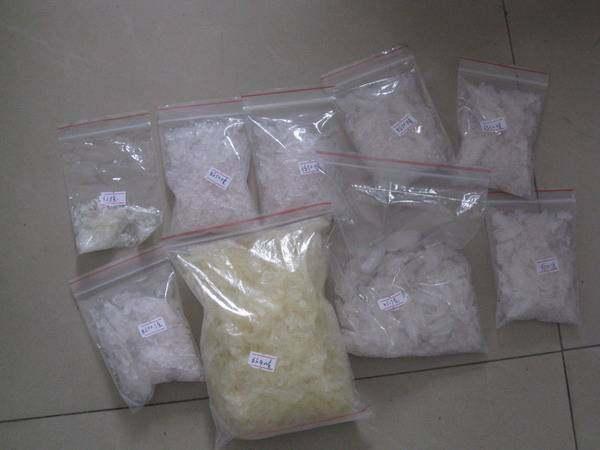 冰毒,即甲基苯丙胺,外观为纯白结晶体,具有极强的毒性与精神依赖性