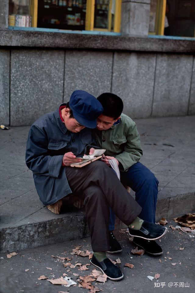 80年代怀旧老照片,小人书,看电影,郊游 - 知乎