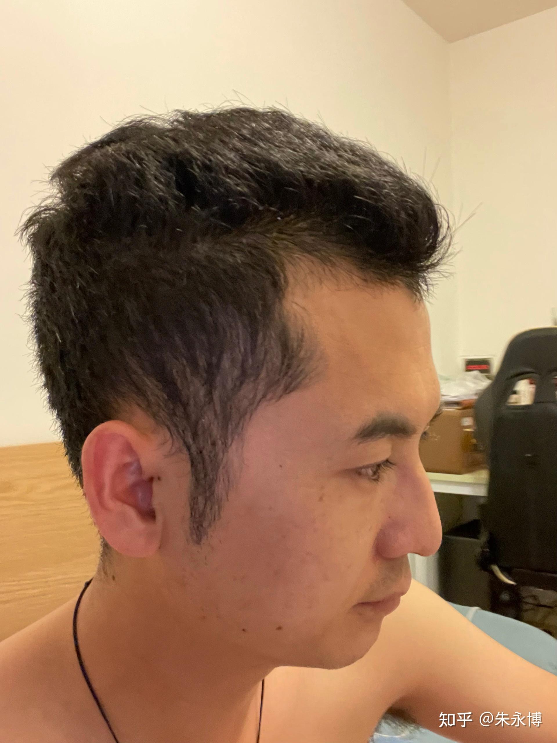 像我这样自来卷发质干燥谁能给个好建议怎么样才能拥有酷酷的发型