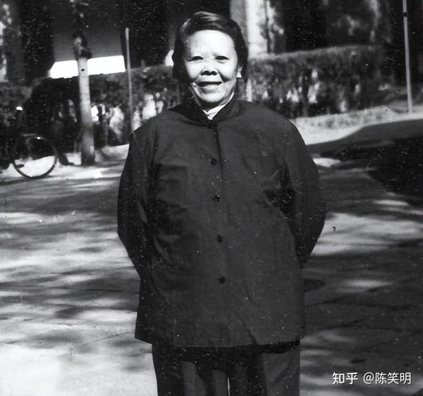 55年授衔时,授衔少校以上的43位女军官及其丈夫都是谁? - 知乎