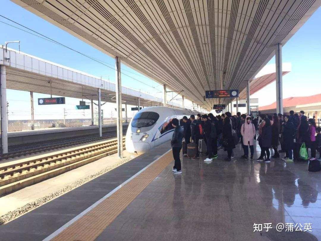 明年人大代表提案双城通勤人员交通费包月最高不过千包年不过八千