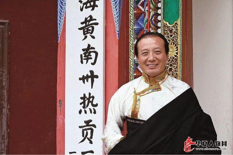 华夏书画艺术人物唐卡大师娘本