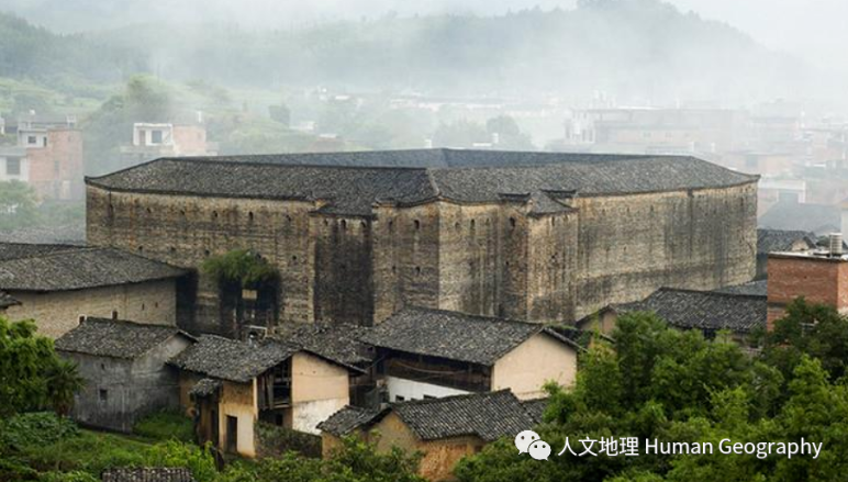 被誉为"东方罗马城堡"的赣南客家围屋