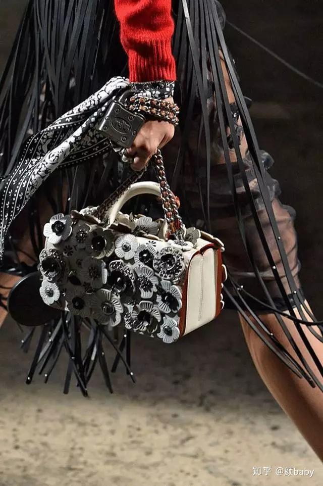 25岁的月入6000+的女孩,有哪些合适的轻奢品