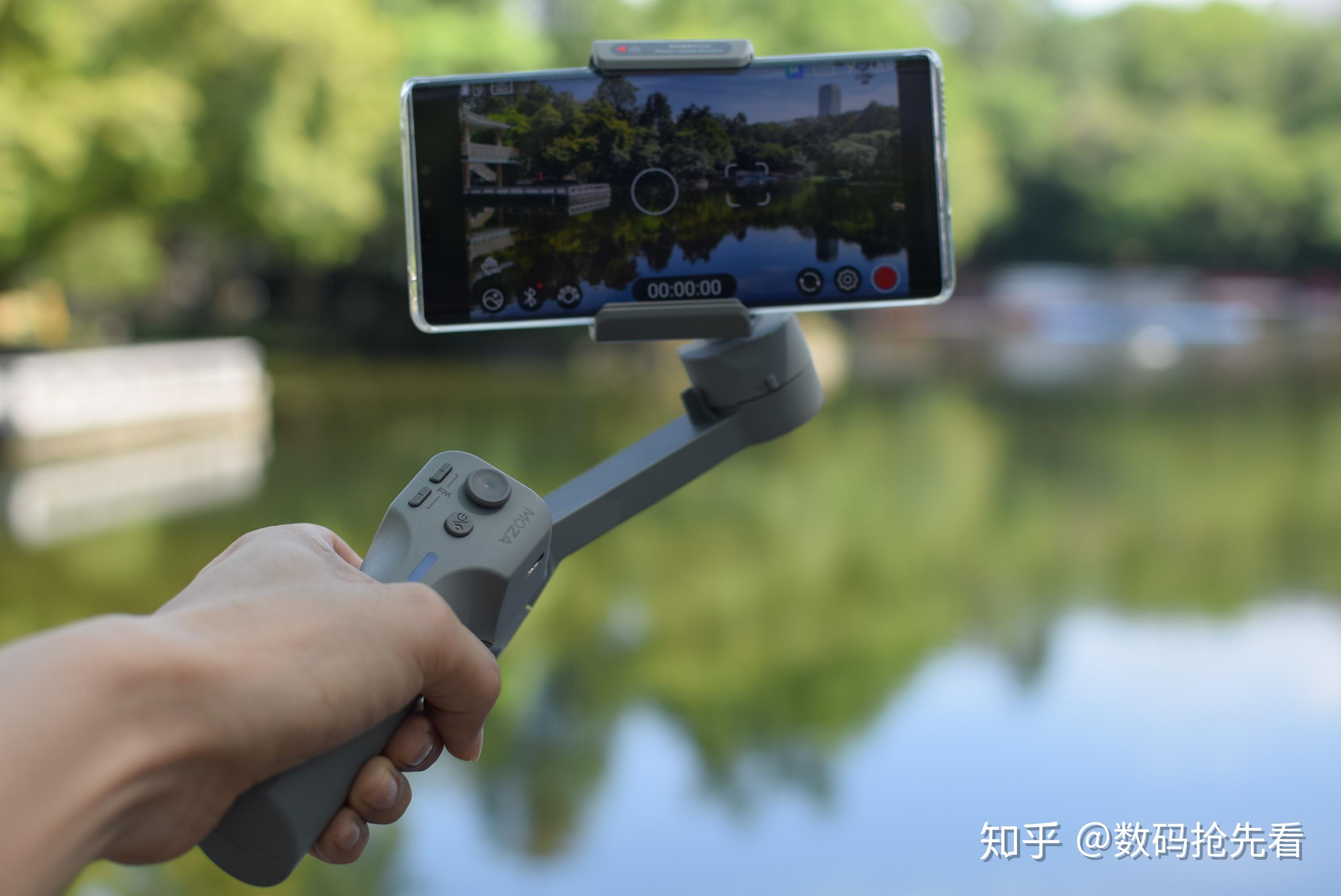 moza genie是这款魔爪mini mx的专用app,首先需要先升级固件才能正常