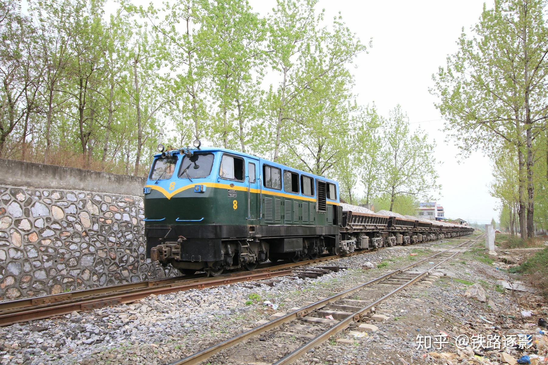 跨越两省的窄轨湖北老河口光化水泥厂小火车