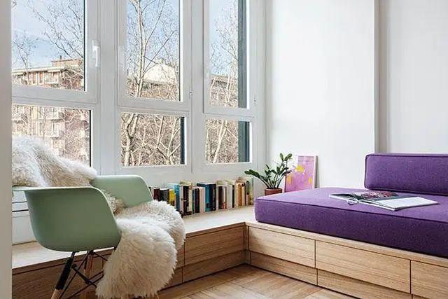 48㎡小户型定制一体地台沙发和床铺的钱都省了