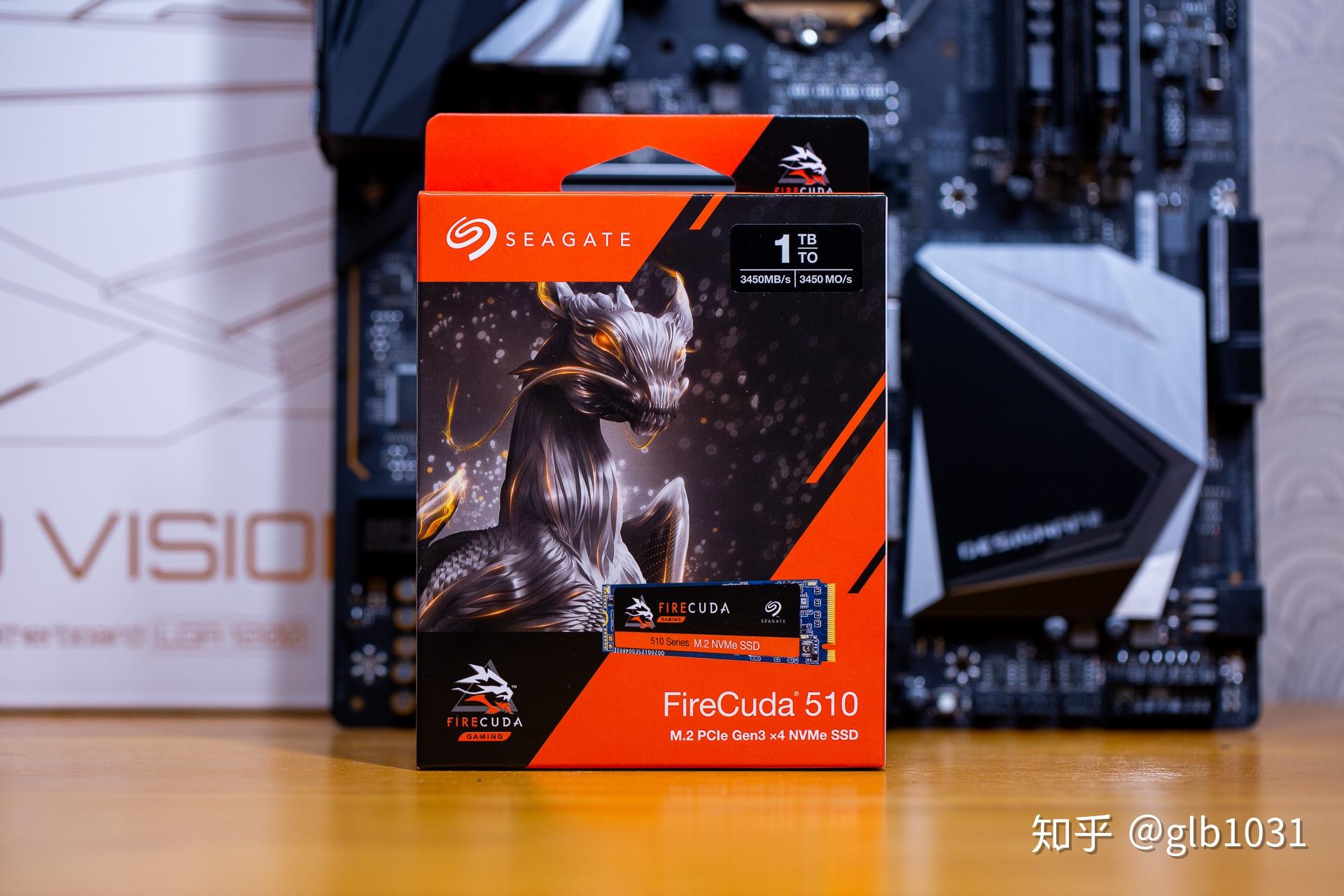 我选择的是技嘉设计师系列的z490 vision d ,主板i/o面板上有两个雷电