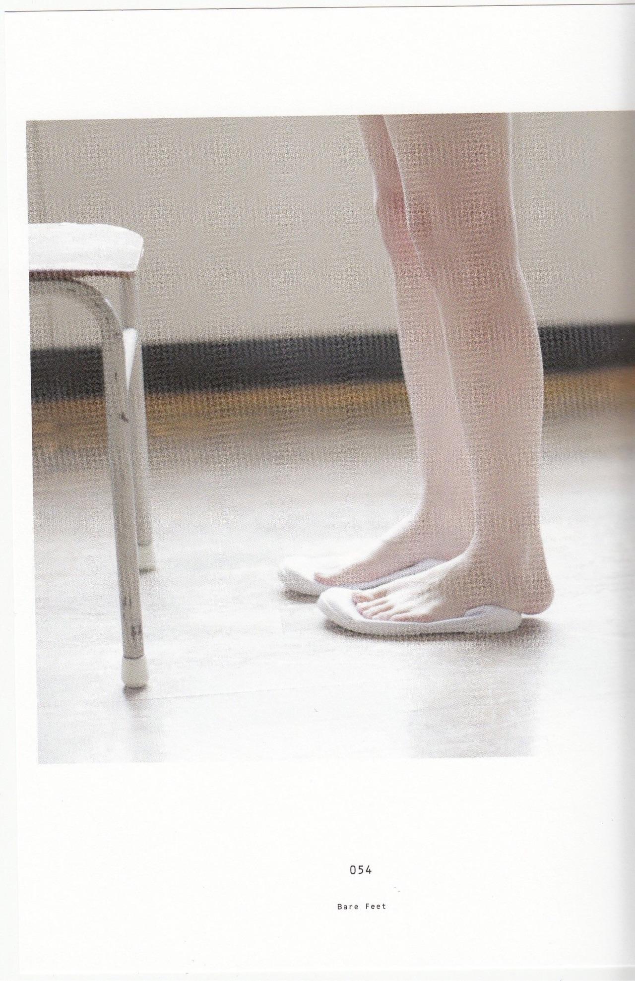 青山裕企. 花与少女之诗. 过于隐晦的情欲,大约是这样的感觉.