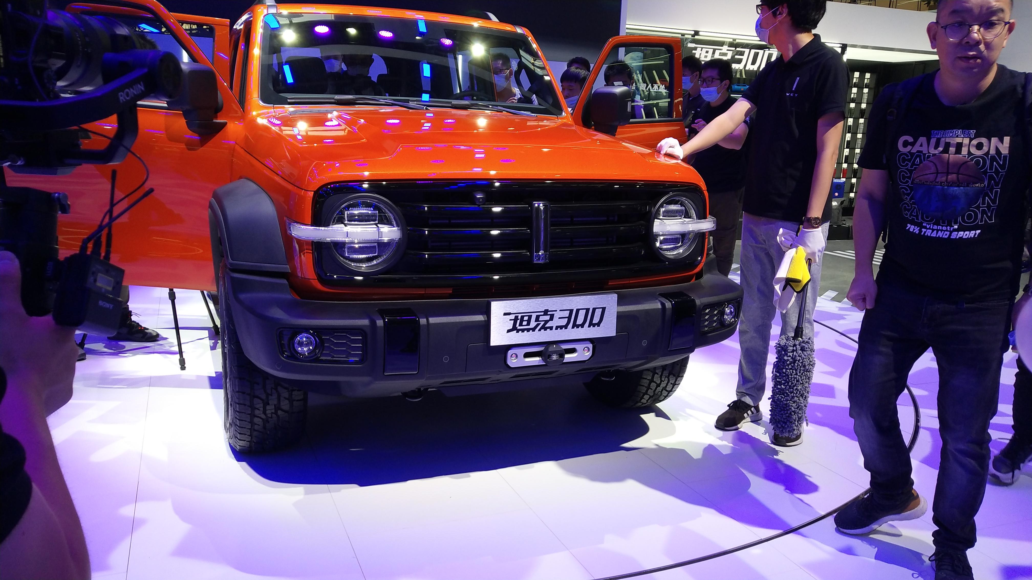 wey坦克300越野版部分配置曝光,标配坦克调头,蠕行模式