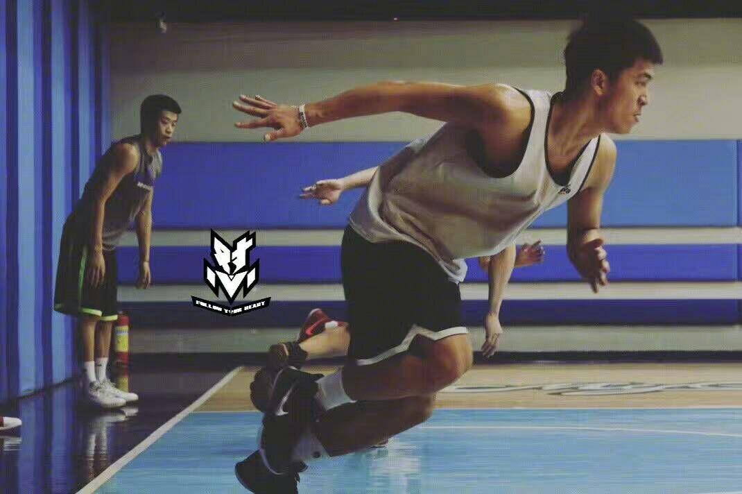 说说你爱篮球的原因?