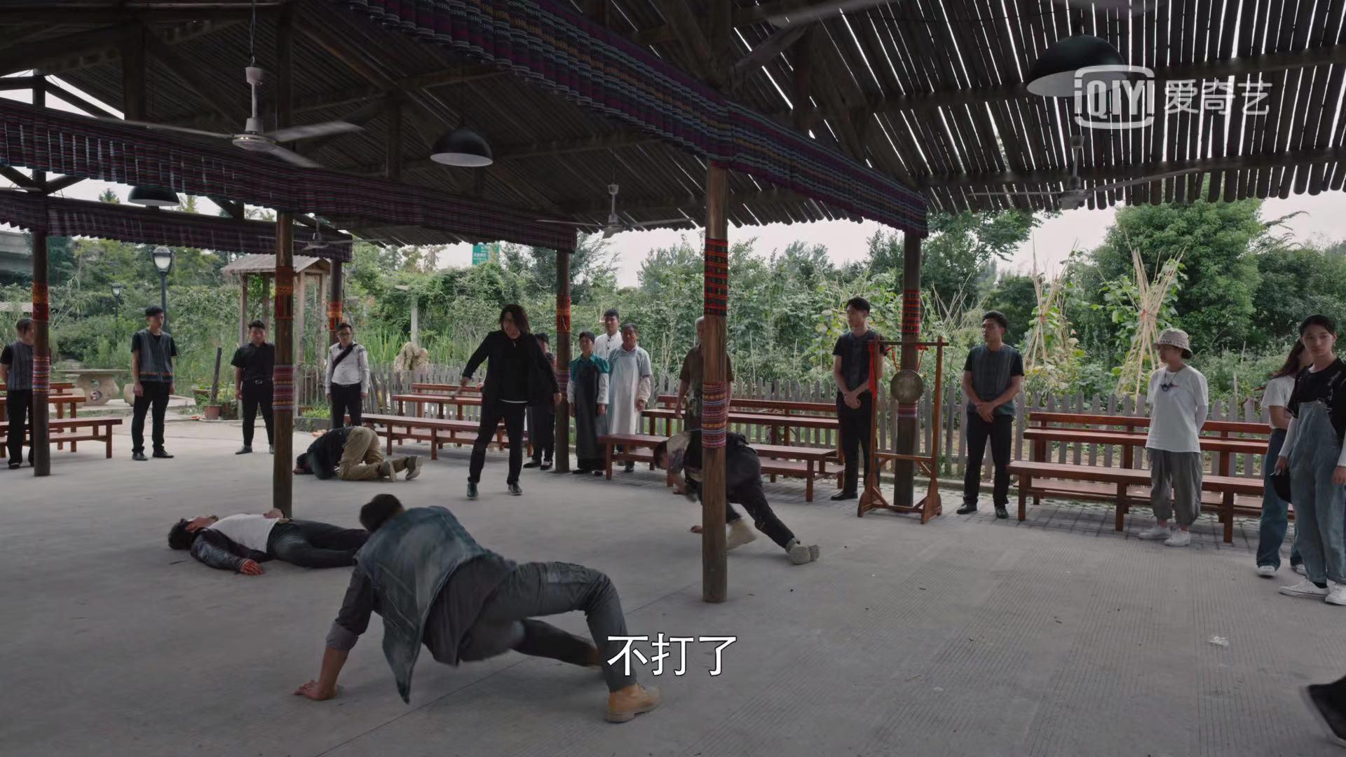 最后的结果,当然是把对方都打趴下啦