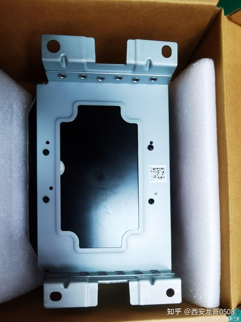 这是665芯片车机系统的外部包装,这套车机系统分为两个型号,分别安装