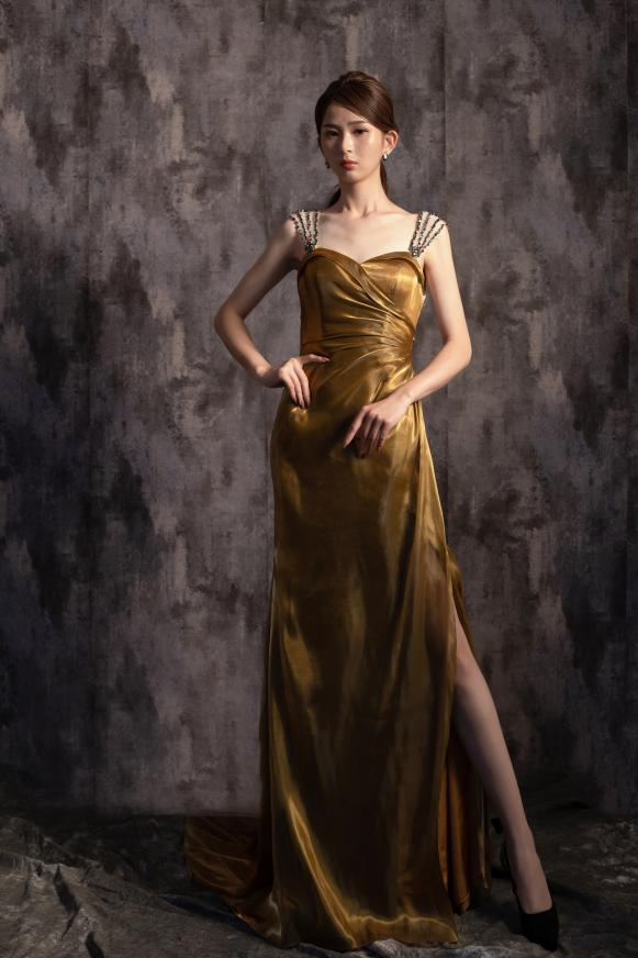 历届金鹰女神的战袍中为何网友唯独嫌弃宋茜