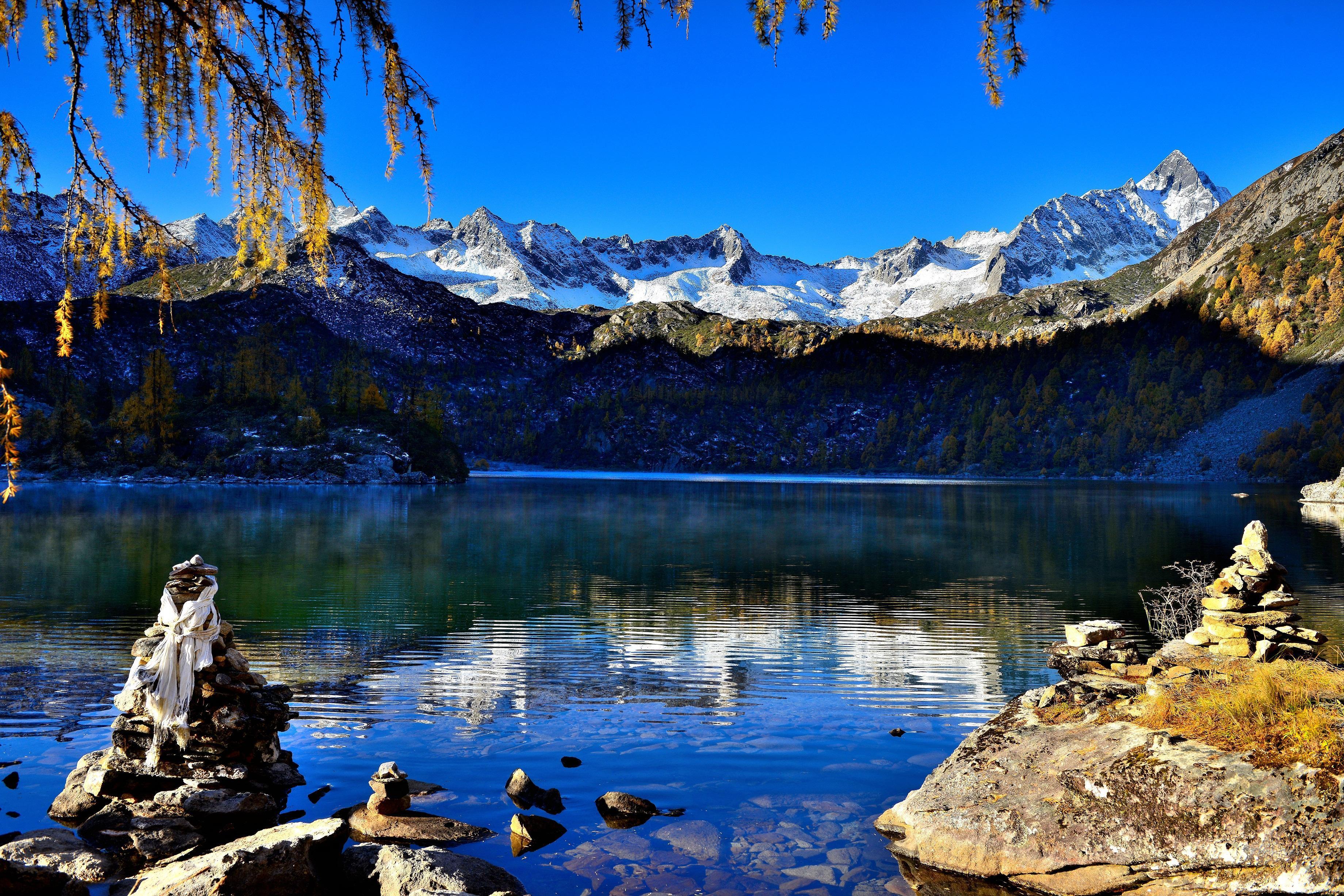 游巴蜀感受不一样的自然风光