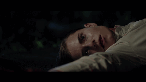 电影看两遍逃出绝命镇草蛇灰线尽玄机第一遍