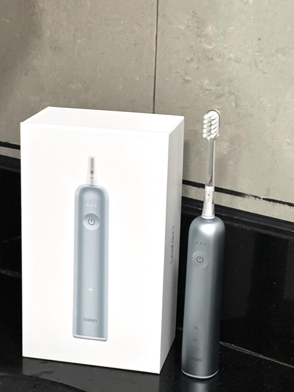 电动牙刷怎么选扫振or声波二者有何区别附徕芬飞利浦两大王牌电刷实测