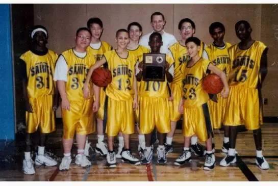 库里引领的小球革命遇上哈登的单打艺术谁能笑到最后