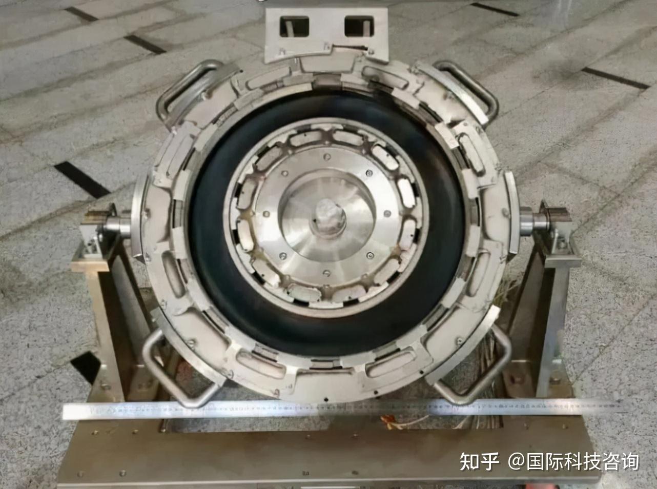 中国霍尔推进器：推力只有0.32牛，为何能推动50吨重的空间站？_推进剂_天宫_燃料