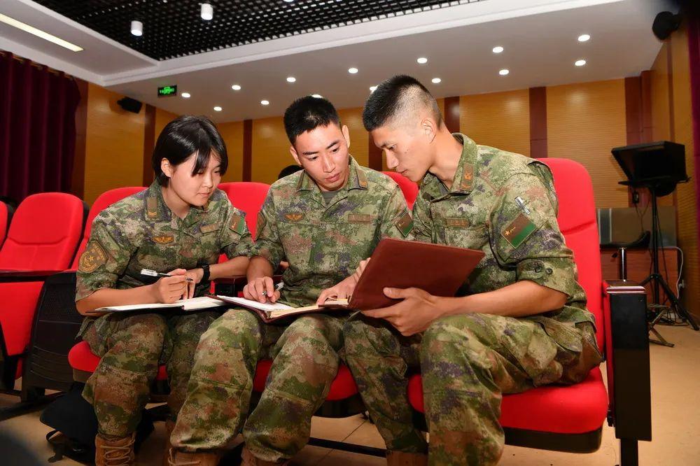 第71集团军"中野虎师":3天集中淬火,"兵记者"实力出镜! - 知乎