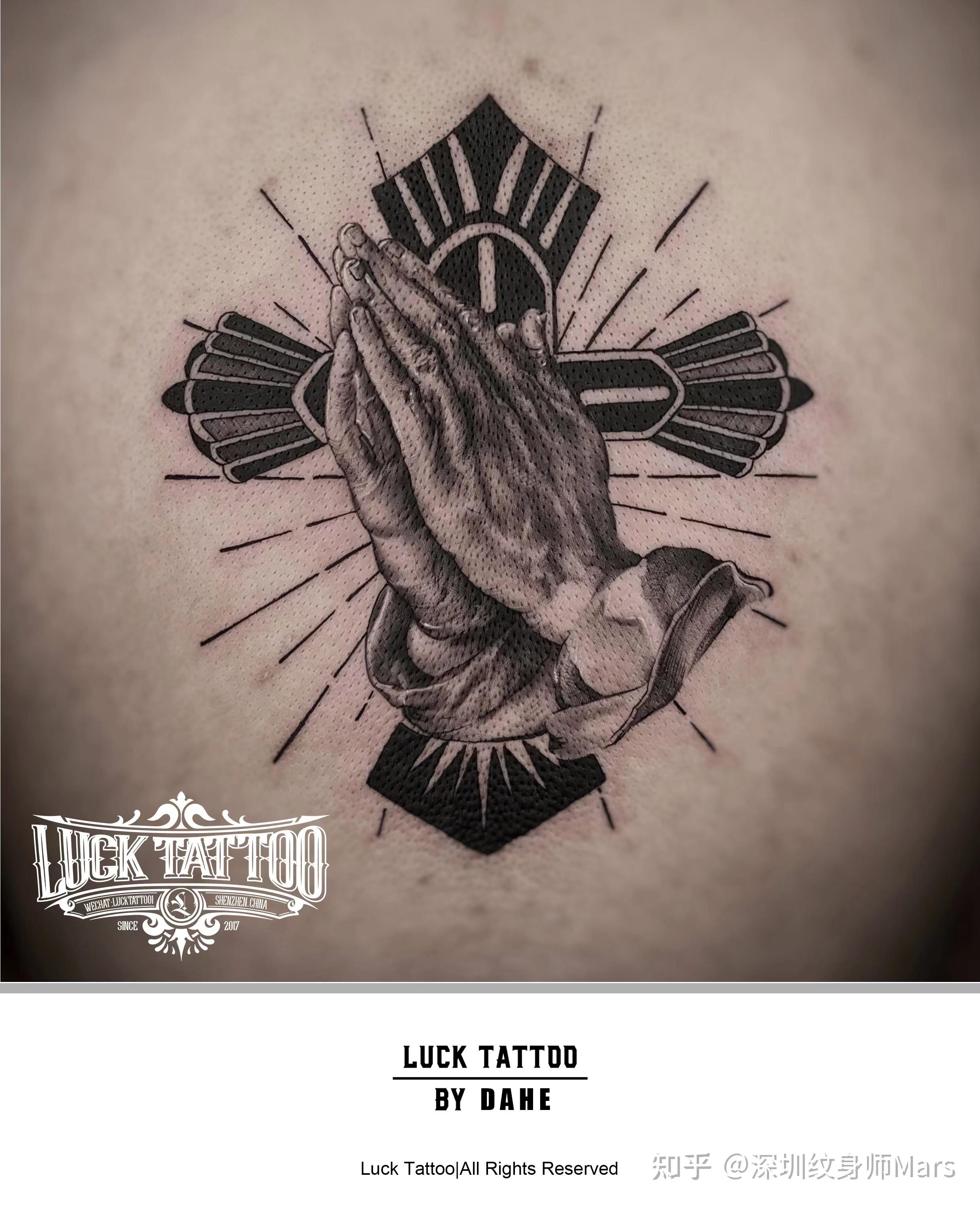 想问一下这种纹身一般多少纹背上