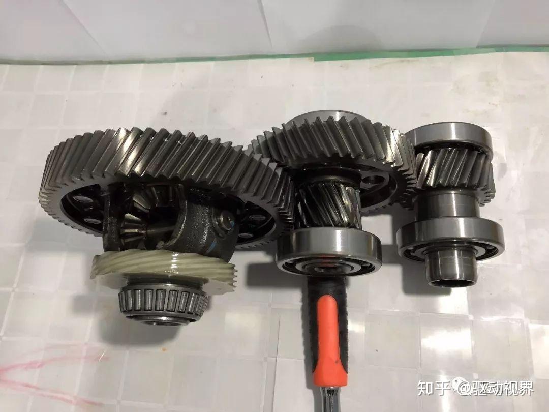 某电动汽车减速器拆解报告3差速器的拆卸