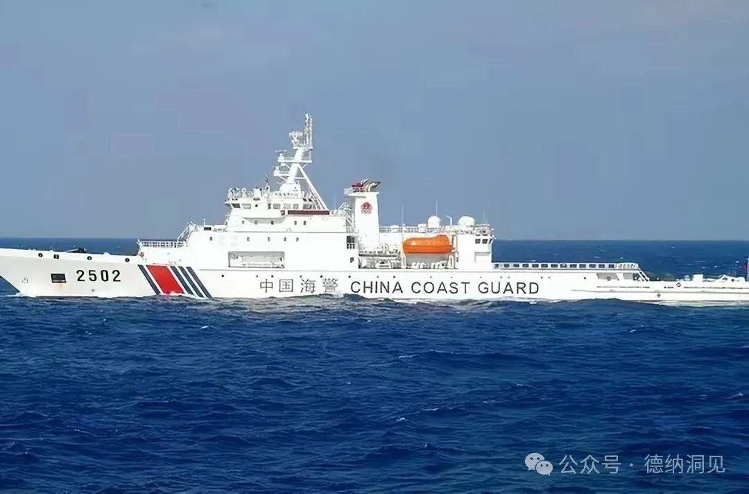 之前美国在执行维持台海现状的战略,一方面是为了在地缘战略上以遏制