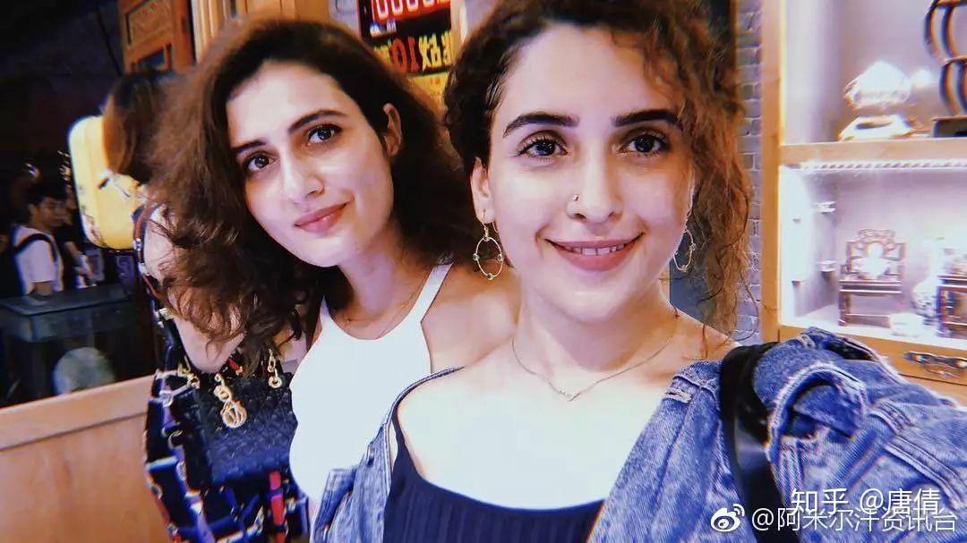 此外,《摔跤吧爸爸》中的两位女儿"吉塔"法缇玛和"