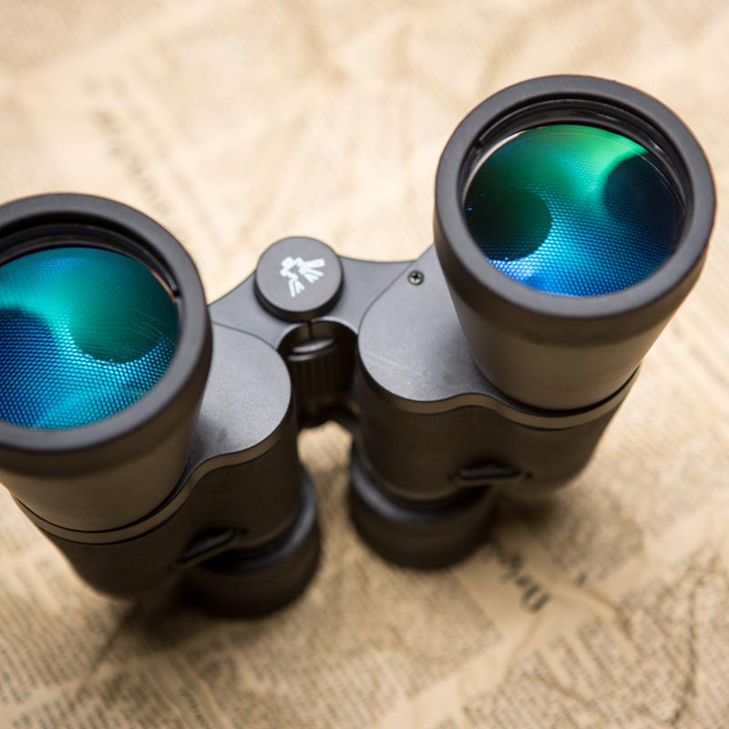 望远镜的结构形式有折射式,反射式和折射反射式三种,下面就其特征分别