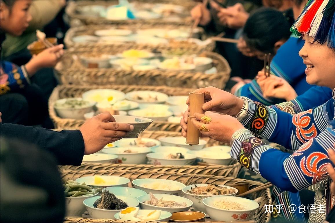 云南美食文化——哈尼族的长街宴
