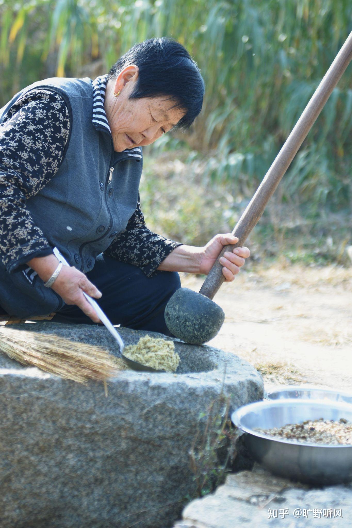 这是做什么的,这是农村的兑桕,用来捣米,捣豆用的.你见过吗?