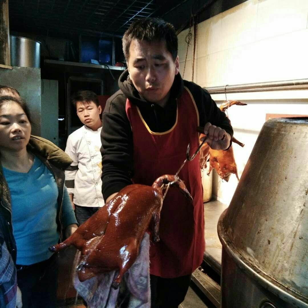 今天这么漂亮的烧鸭,不分享一下有点对不住大家!厨师粤港烧腊论坛