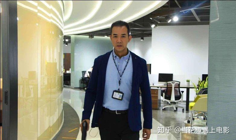 他是昔日TVB当家小生，巅峰时息影退圈，如今一家三口很幸福 - 知乎