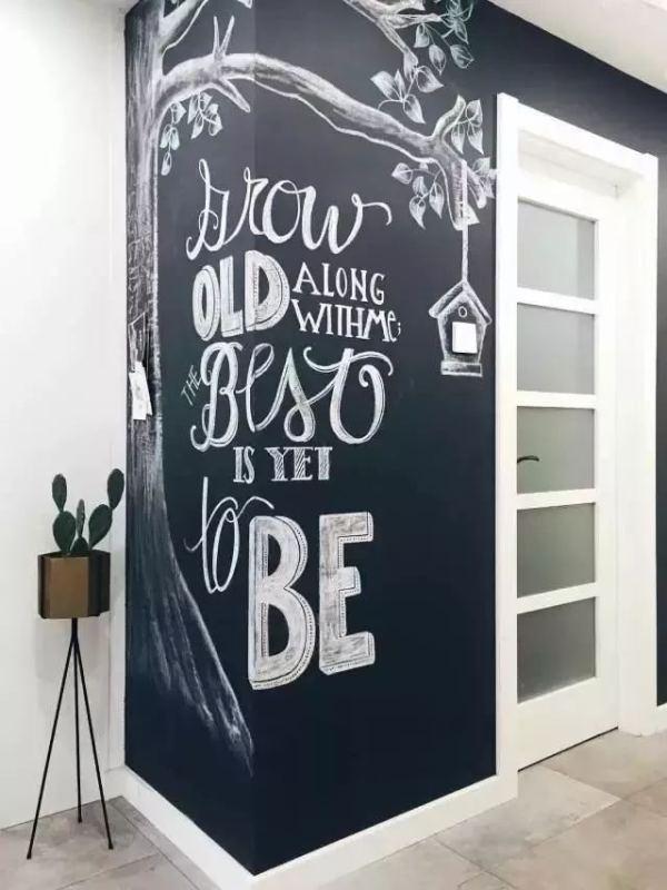 画天赋,可以使用挂式,立式的小黑板,拆卸方便,并且,谁说黑板墙只有一