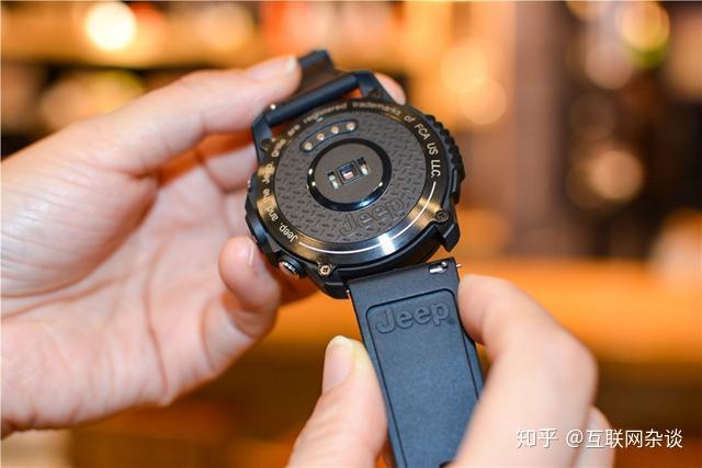 智能手表超长续航7天 v2-de622476baf8acfb85b1a8c542bf72bd_r.jpg