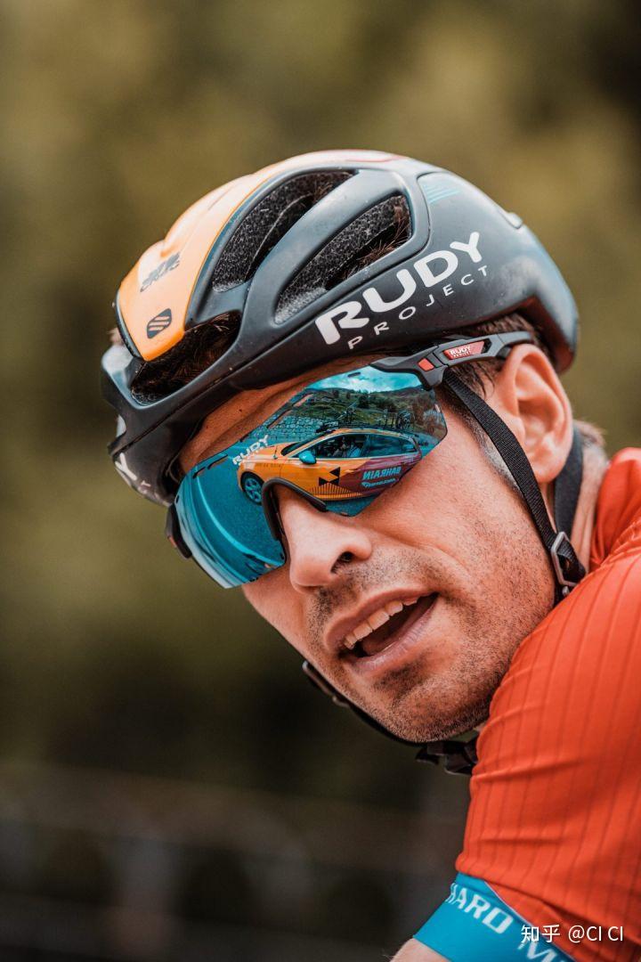 rudy巴林迈凯伦车手兰达分享骑行技能顶尖选手如何攻克艰难坡段