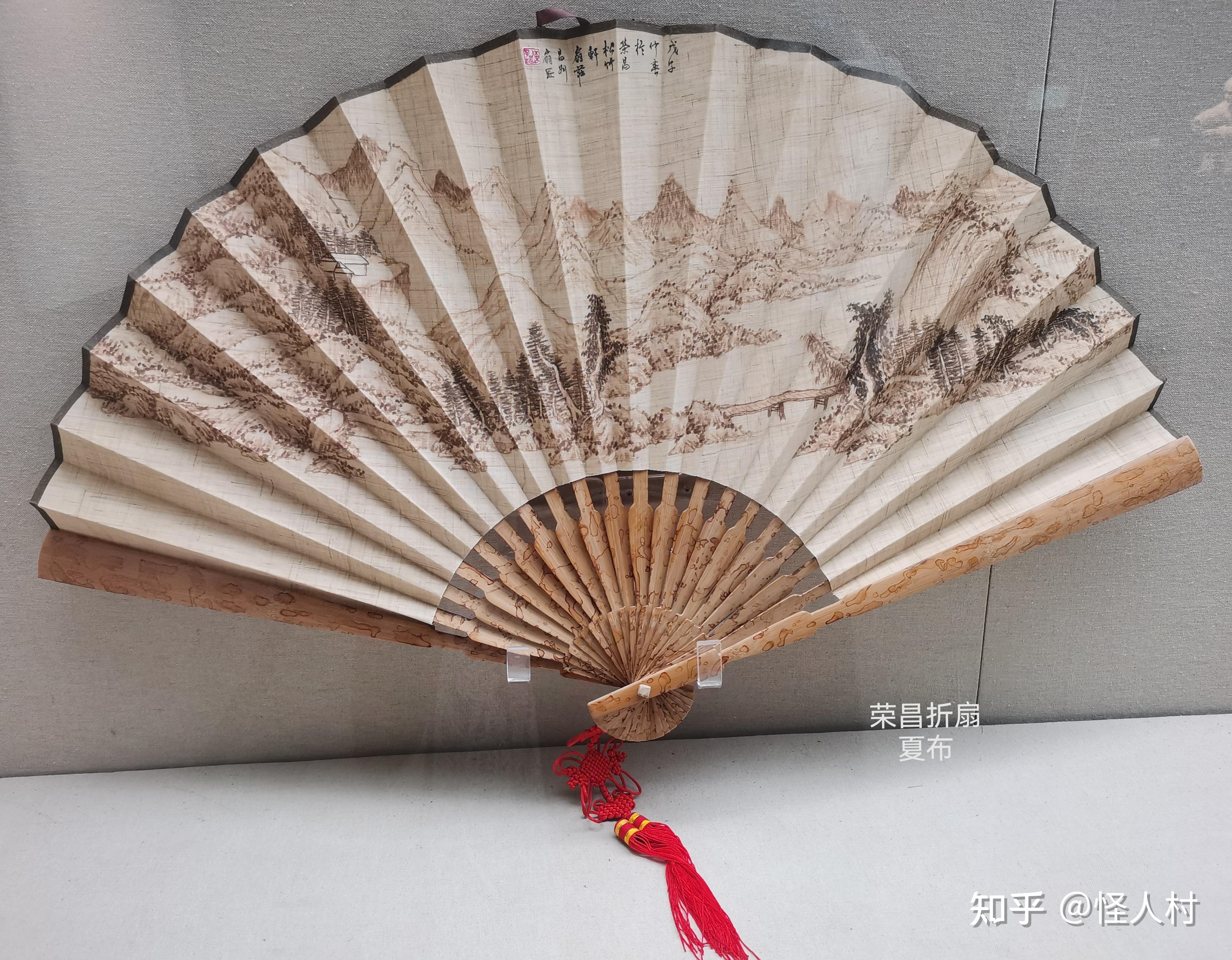 民间文人雅士互赠折扇,表喻友情别意,扇子不再只是端午的特色礼物.