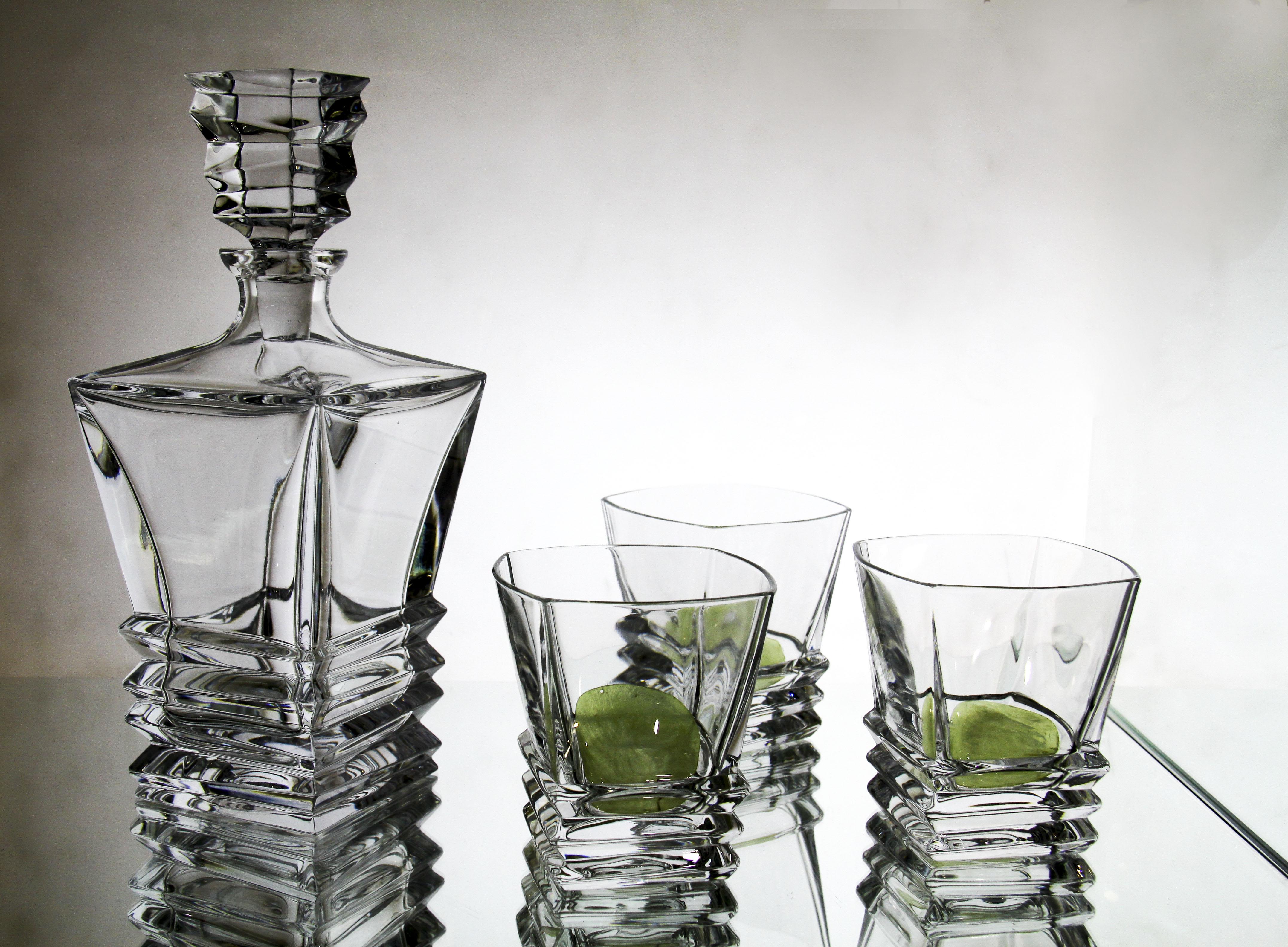 如何用ps做出玻璃瓶中盛满蓝天白云的效果?