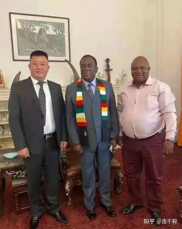 ambc这几天可是把ambc会员乐坏了,孙鹏和津巴布韦总统见面的视频传飞