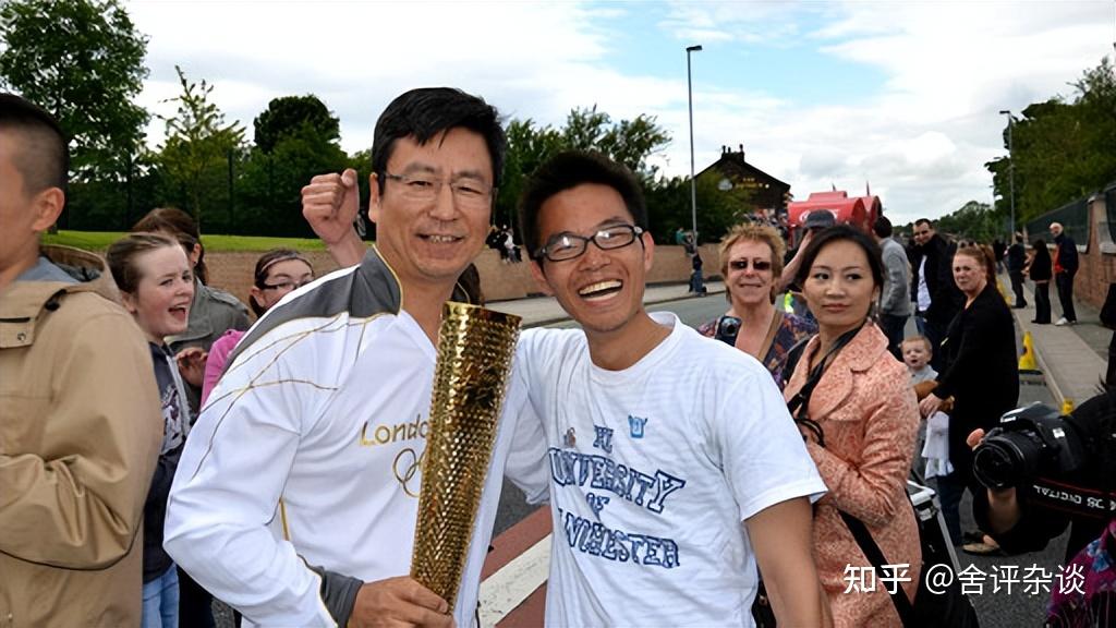 白清扬:著名主持人白岩松独子,却成了英国名嘴!