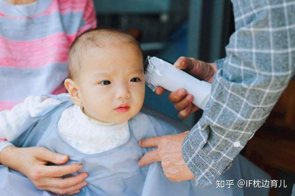 新生儿几个月可以理发 v2-deefdfd0a7f104275e9b91024a8b079d_r.jpg