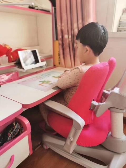 上网课小孩跳楼 v2-df231827a4061db98a866dd7f74da911_r.jpg