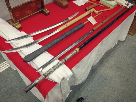 长兵器的杆都是圆形的吗