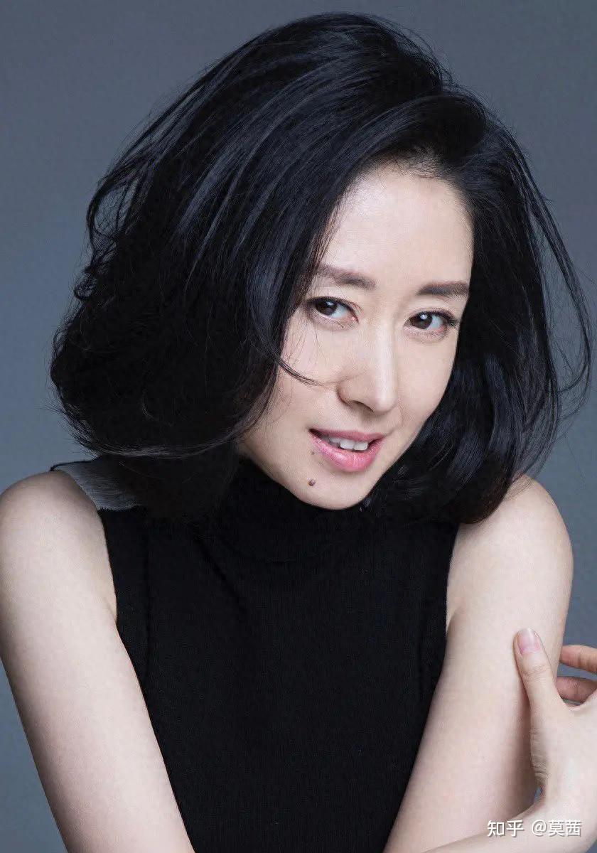 37岁离婚39岁爆红仅用两年就翻身的她到底积攒了多少委屈